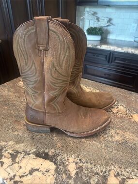 Ariat Brown Western Stitch-Pattern Cowboy Boots